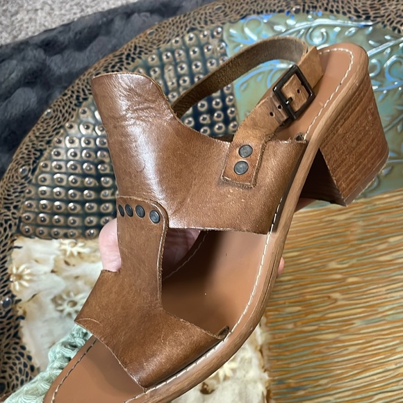 Barbera Barbieri Italian Leather Sandals - Picture 4 of 6